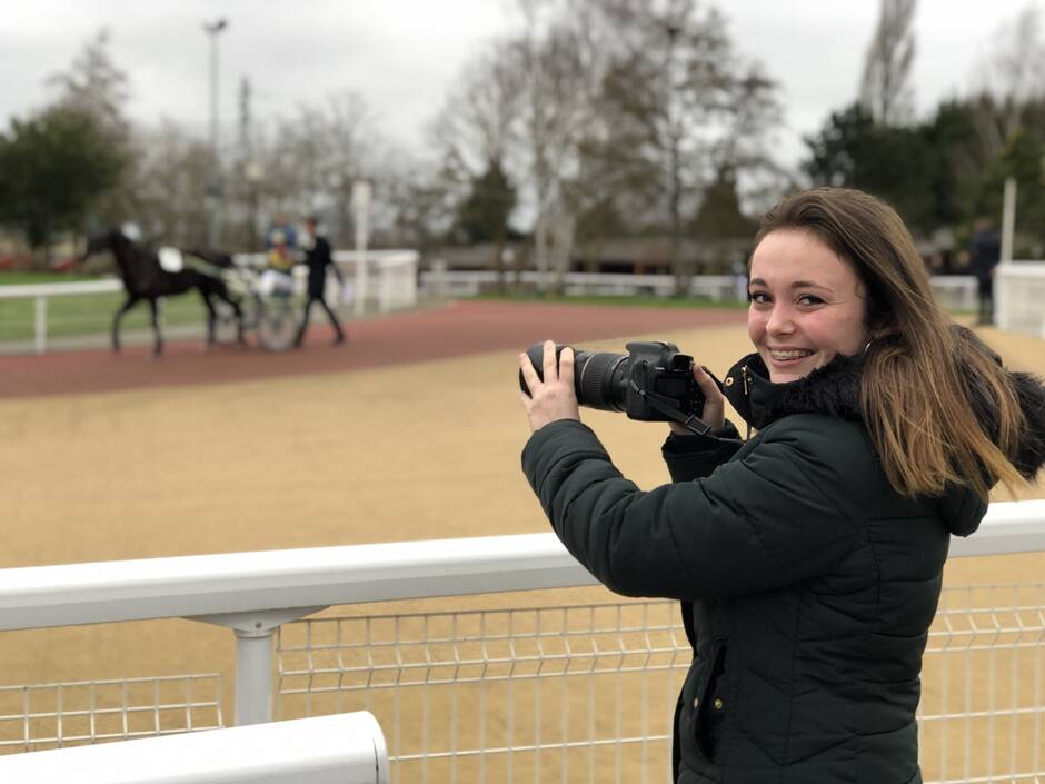 Laval. Future jockey, Emmy Menut se consacre aussi à la photo de courses hippiques