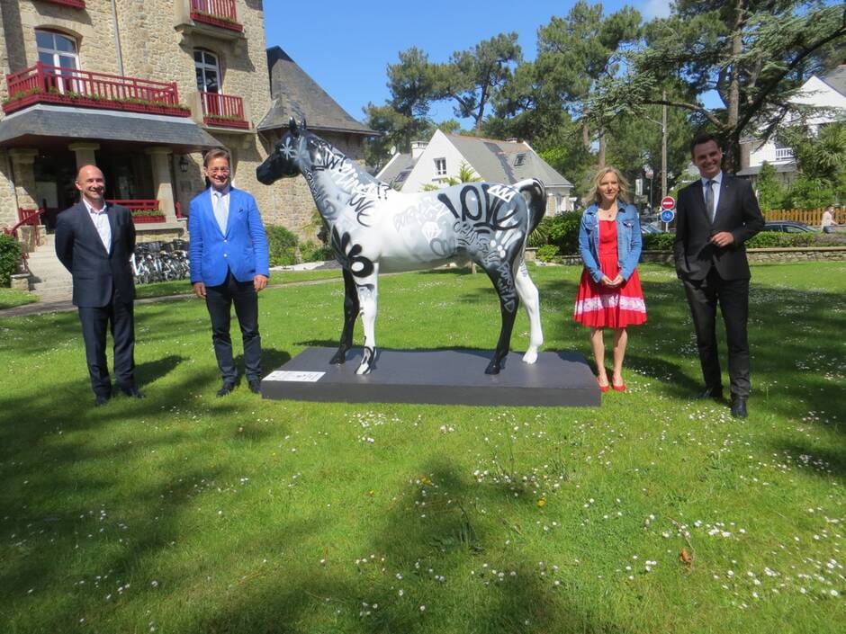 La Baule. Des sculptures de chevaux vendues aux enchères