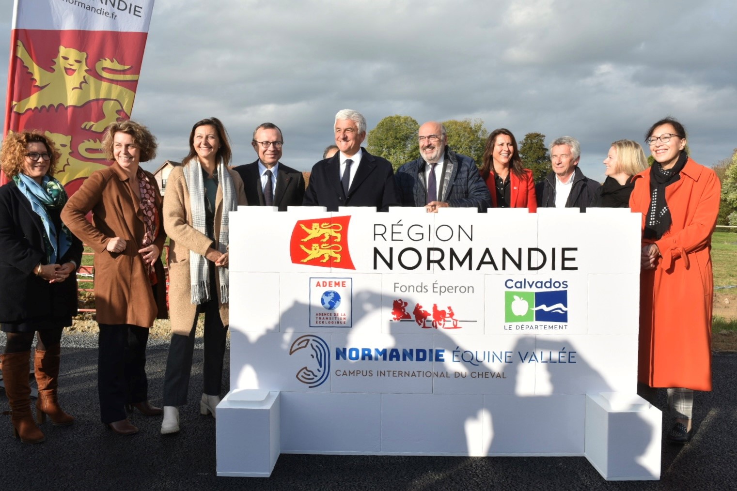 Pose de la première pierre du Campus international du cheval de Goustranville