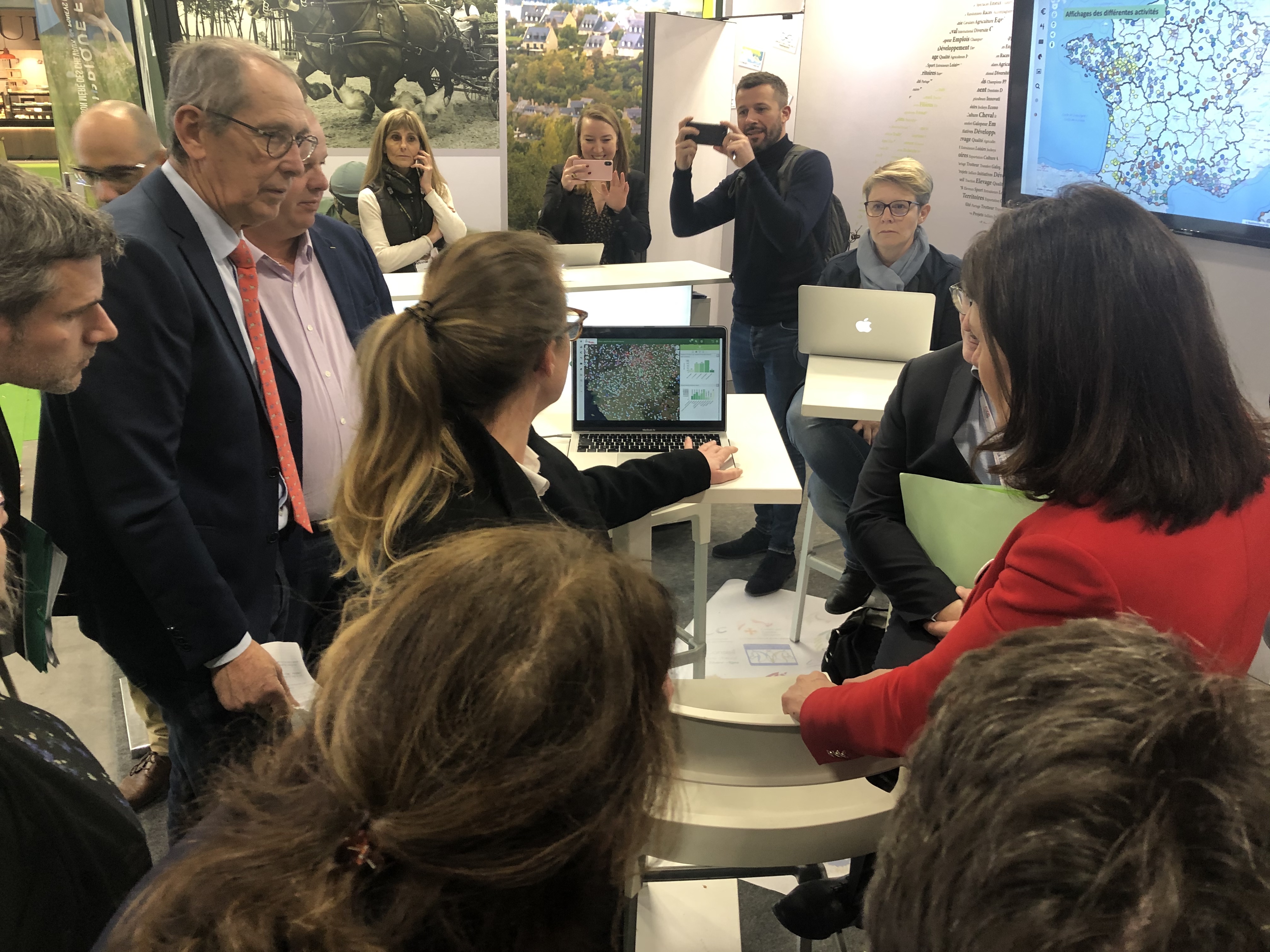 Visite de Christelle Morançais (Présidente de la Région Pays de la Loire), Lydie Bernard (vice-président de la région) et d'Éric Touron (vice-président à la filière équine) 